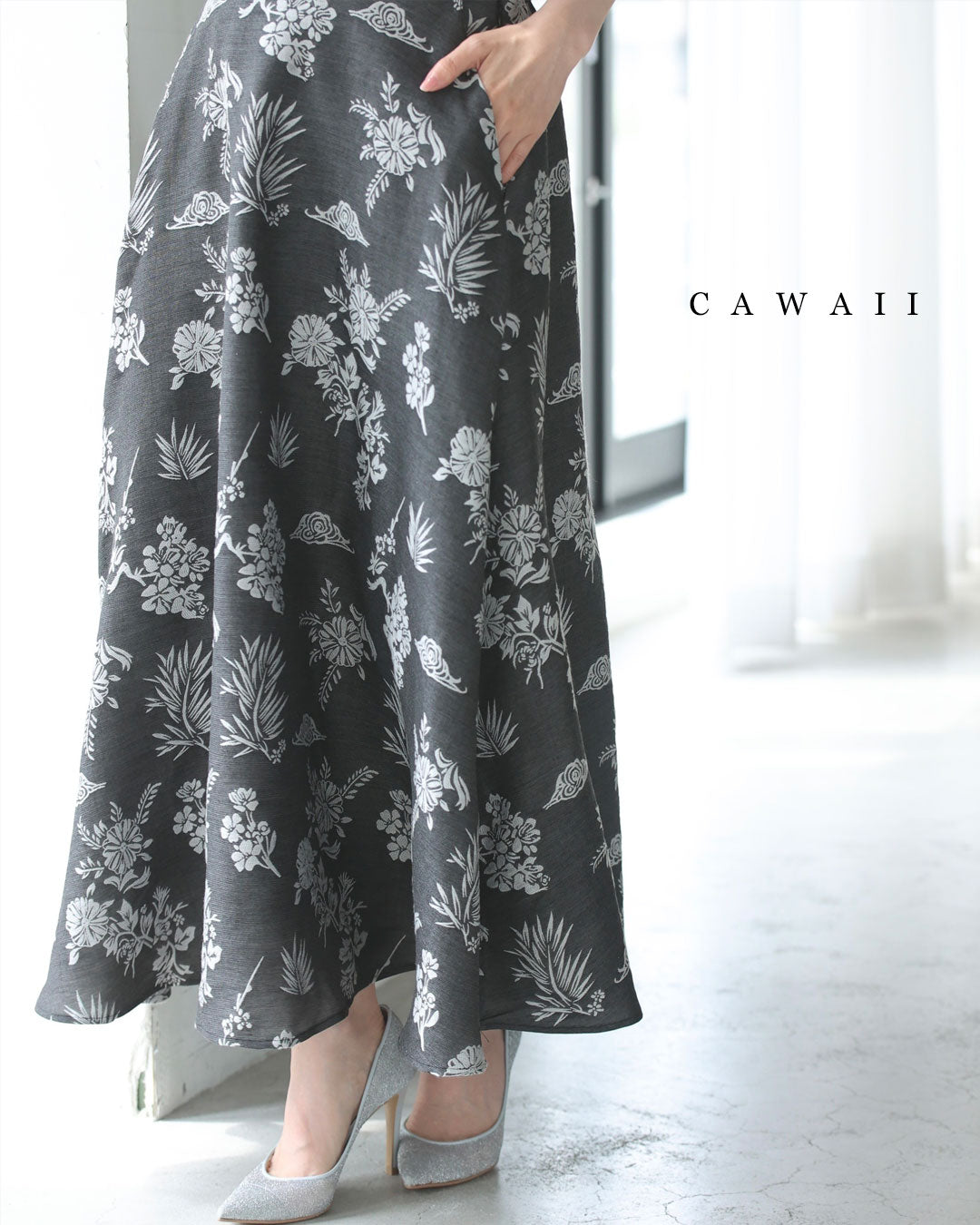 一面に咲き広がる花刺繍ロングスカート 5/24新作