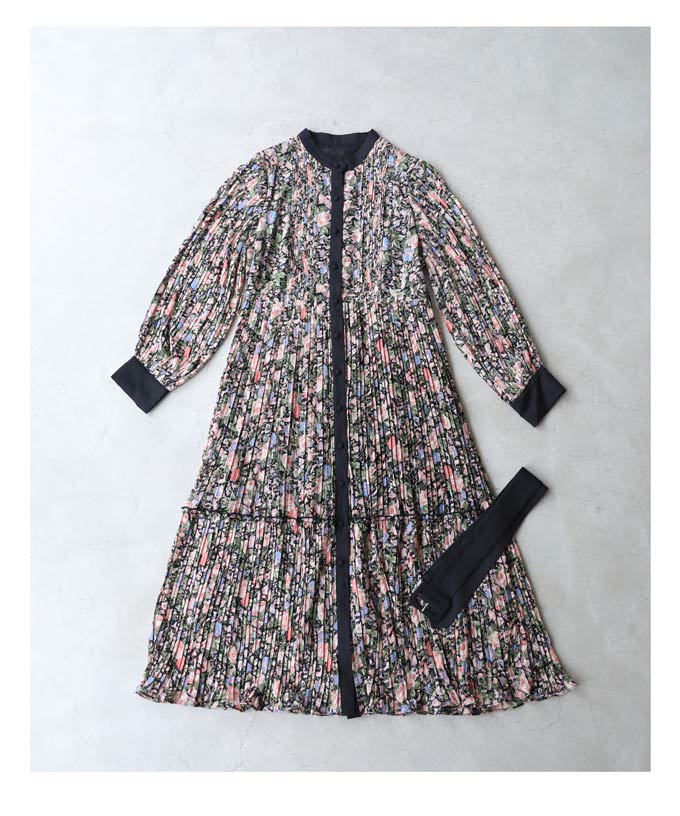 (ベルト付き)花咲き誇る細やかプリーツロングワンピース