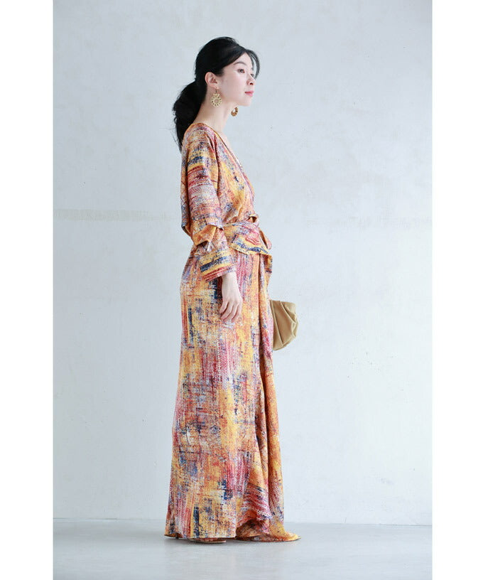 彩り豊かなアート柄カシュクールロングワンピース