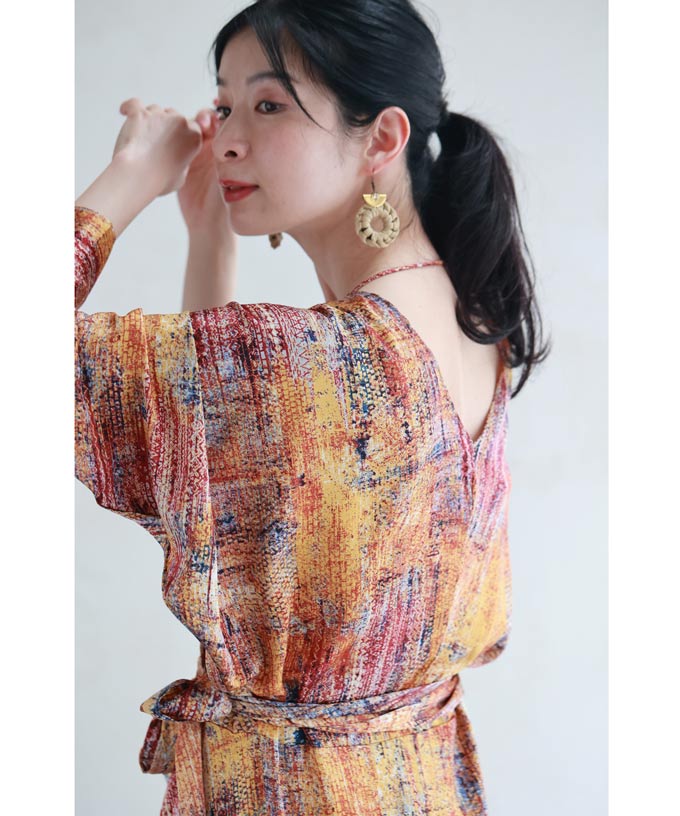 彩り豊かなアート柄カシュクールロングワンピース
