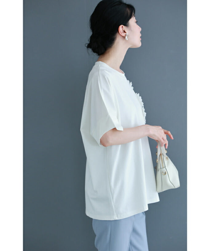 四線譜に咲く花音符のTシャツトップス