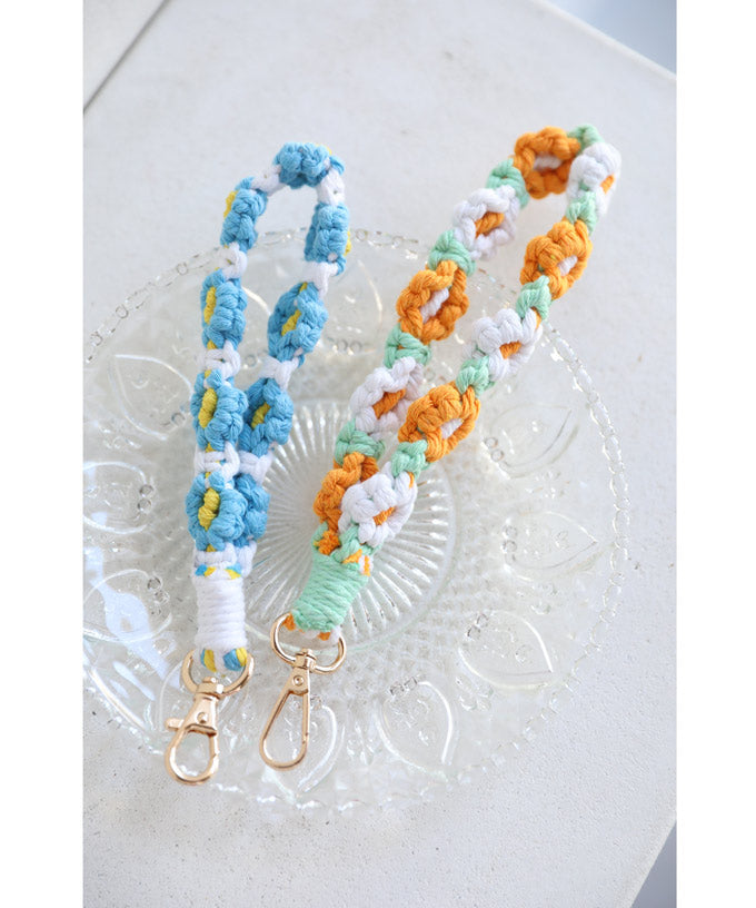 (クリアホルダー付き)編み込みお花のショートストラップ