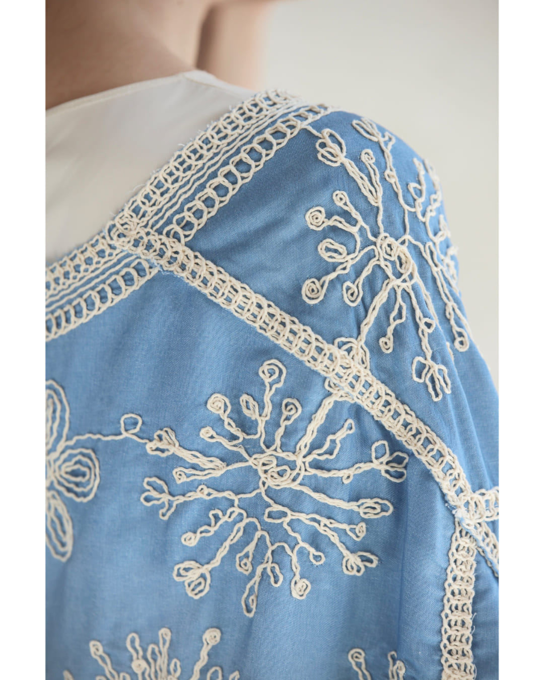 脚長見えXラインの花刺繍ドルマンボレロカーディガン 4/15新作