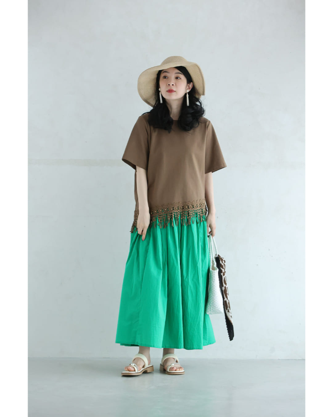 揺れるデザインフリンジの斜線ラインTシャツトップス 5/6新作