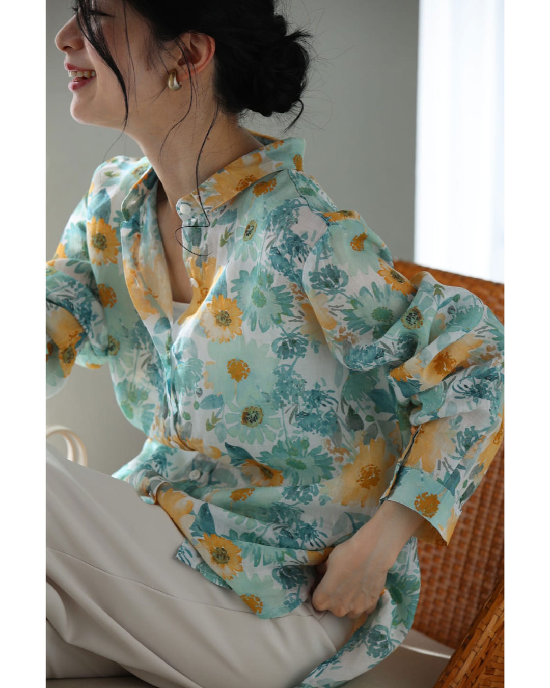 涼しく柔らかな花の水彩画シャツトップス 4/19新作