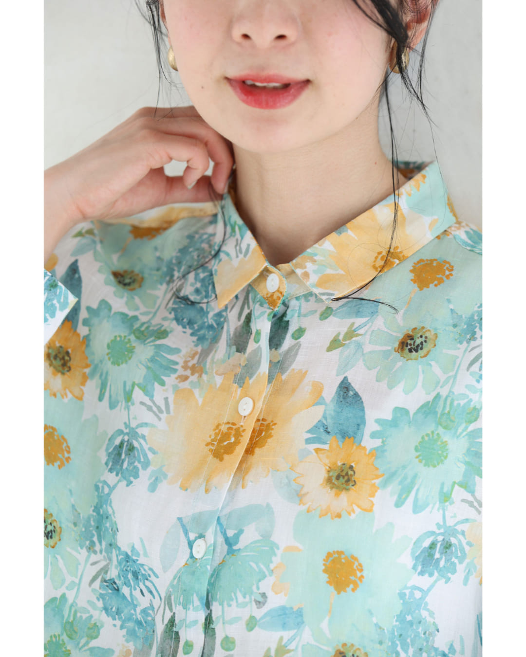 涼しく柔らかな花の水彩画シャツトップス 4/19新作