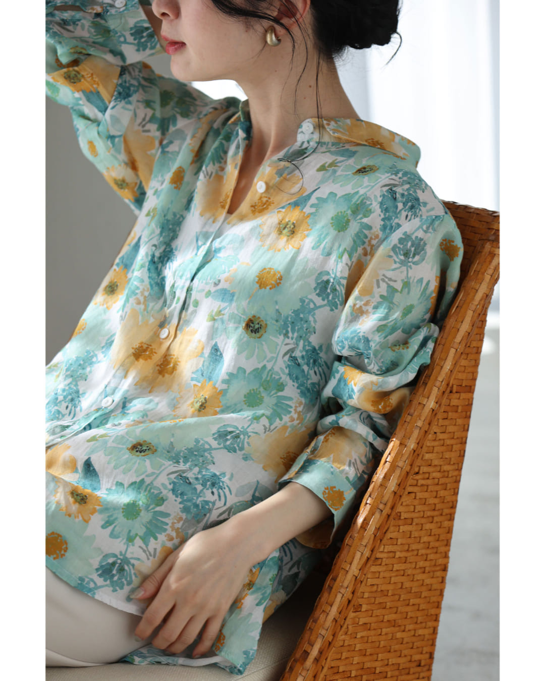 涼しく柔らかな花の水彩画シャツトップス 4/19新作