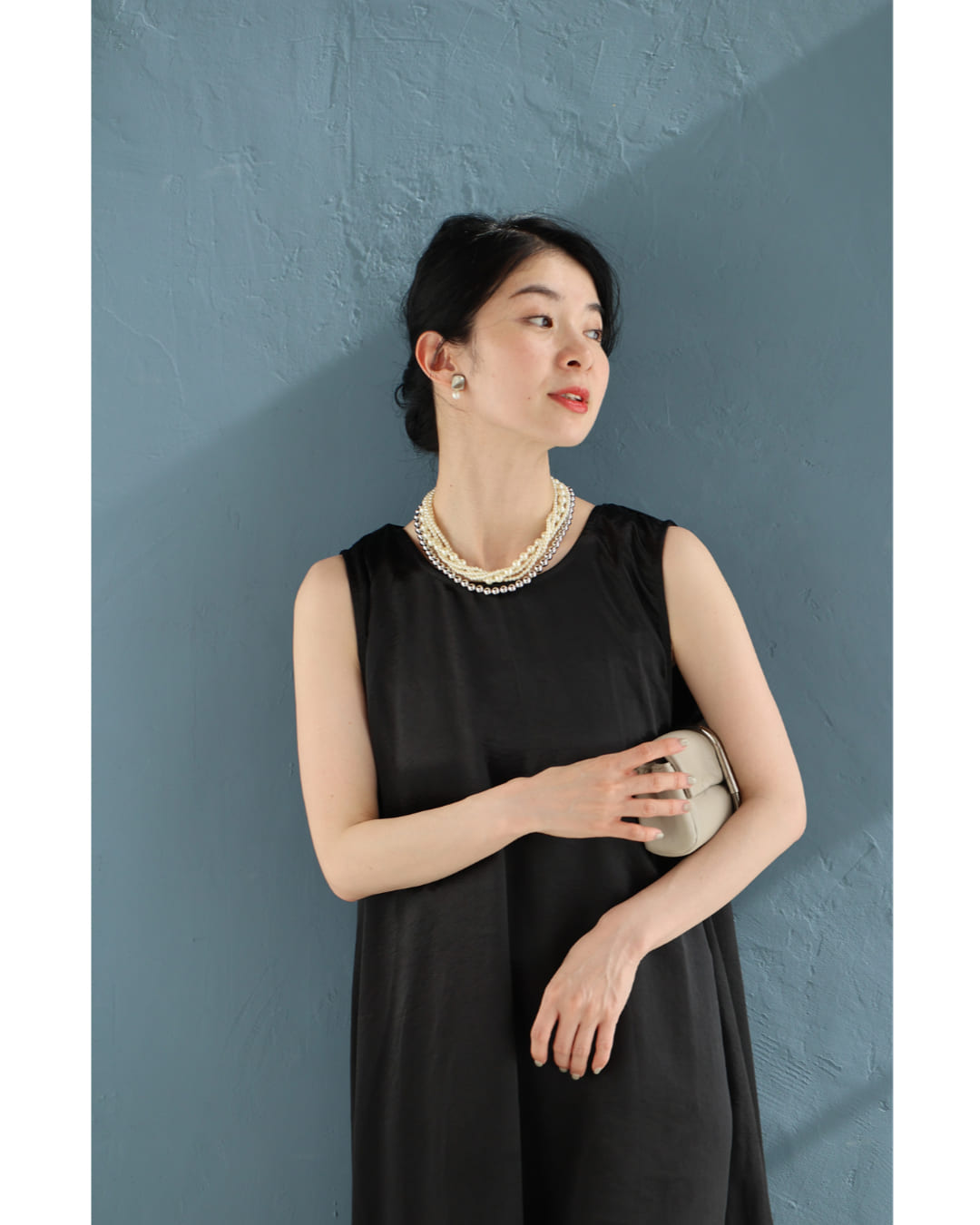 様々に着用できる。フリーダムな軽量パールネックレス 4/23新作