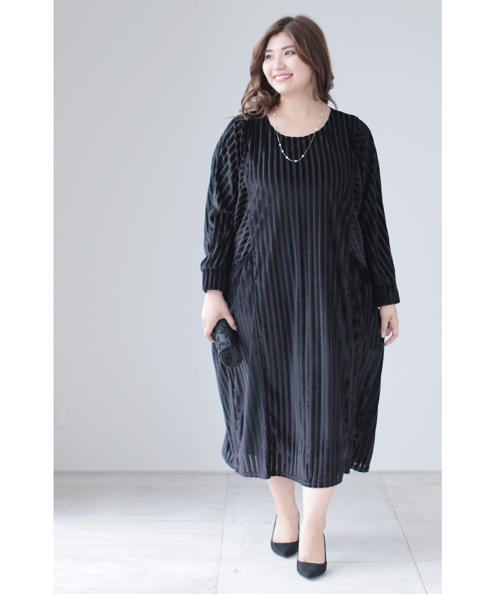 【cy00009】【3L~5L対応】「Ms.chubby by CAWAII」シャープな印象にさせる。伸縮ブラックワンピース