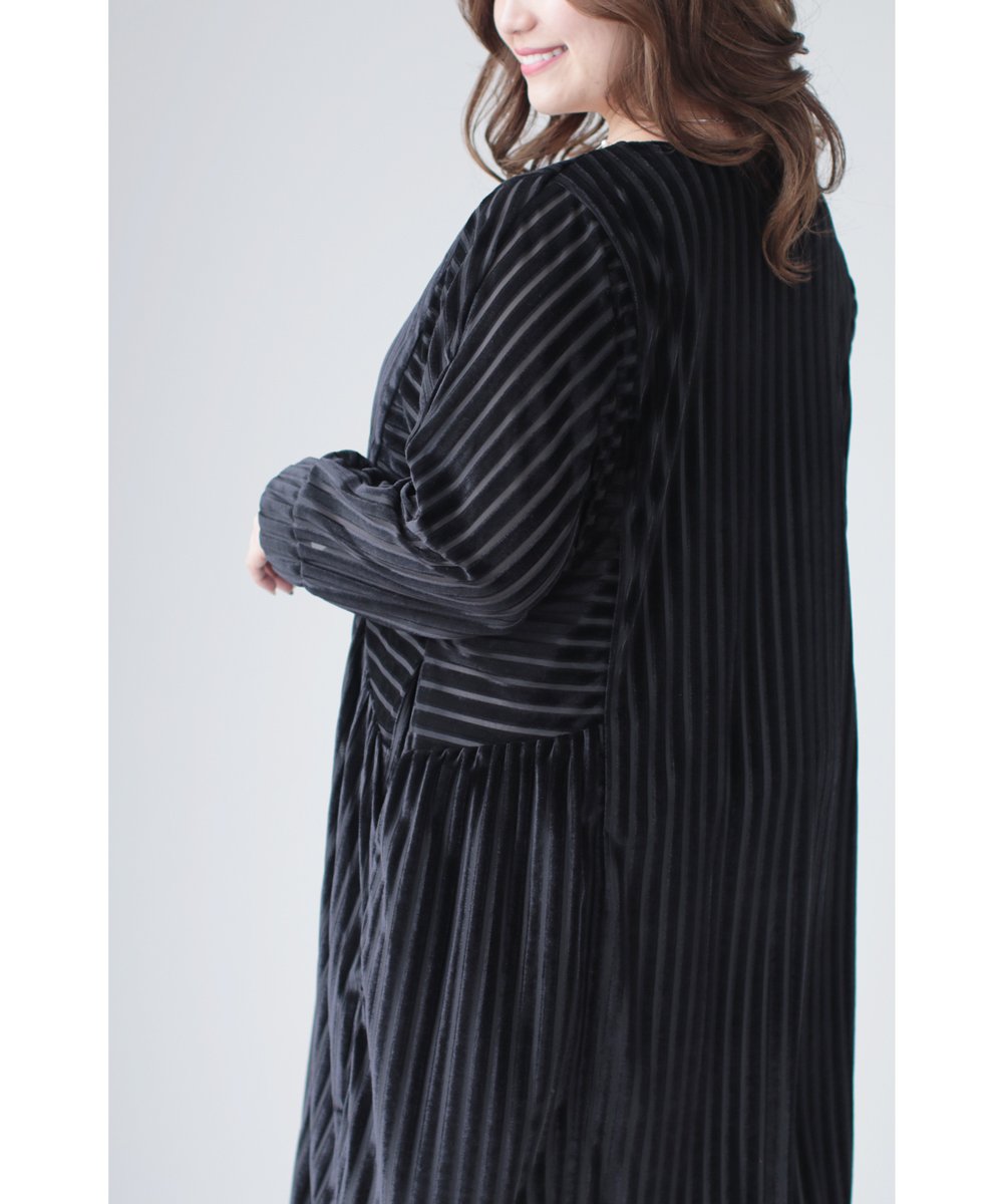 【cy00009】【3L~5L対応】「Ms.chubby by CAWAII」シャープな印象にさせる。伸縮ブラックワンピース