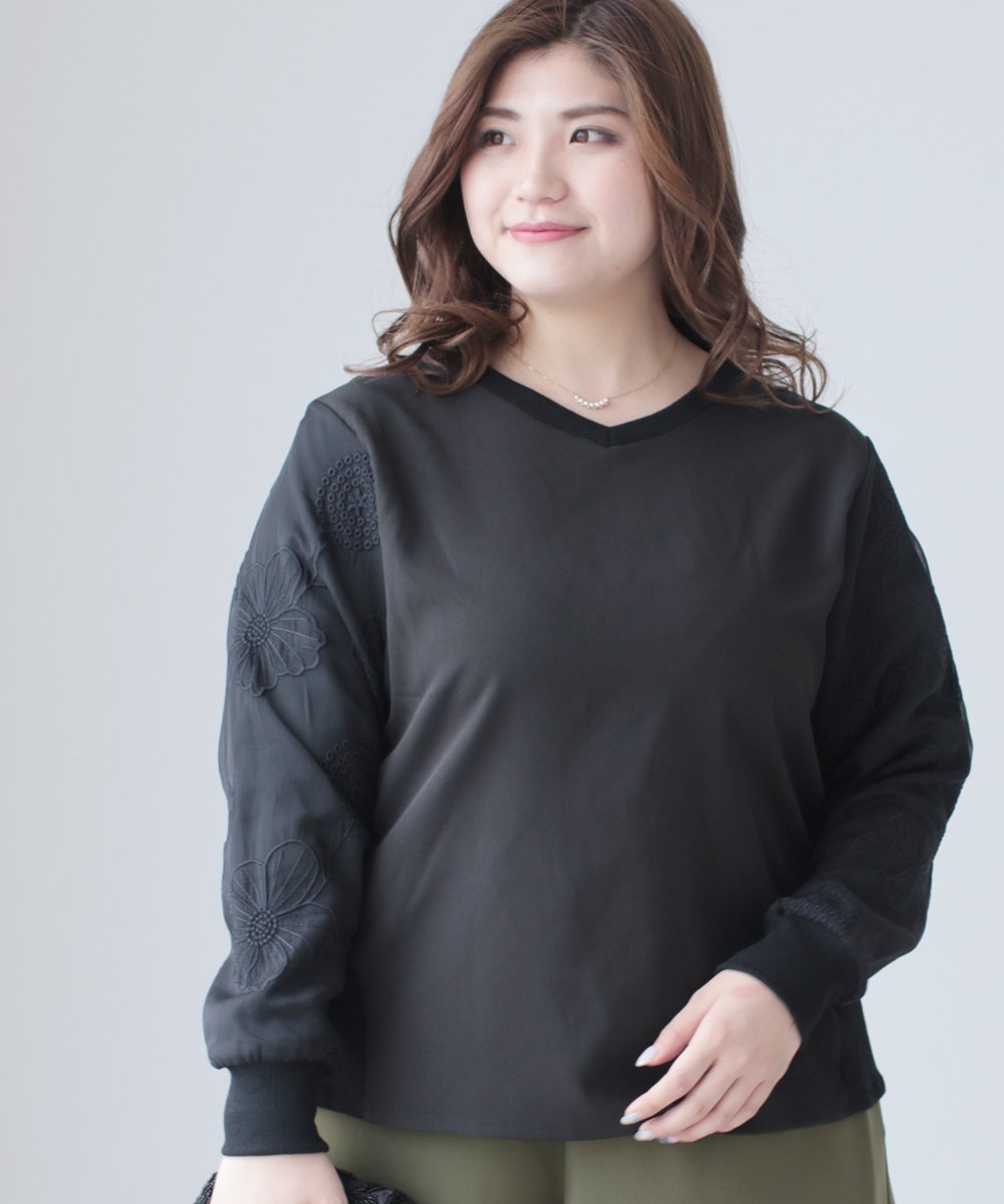【cy00020-B】【3L~5L対応】「Ms.chubby by CAWAII」腕に咲く満開の花。シアーショルダートップス 3L 4L 5L 大きいサイズ
