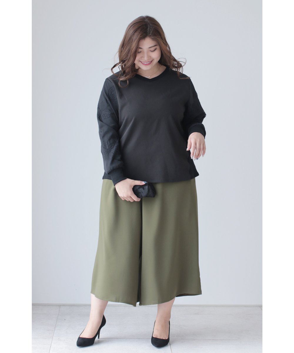 【cy00020-B】【3L~5L対応】「Ms.chubby by CAWAII」腕に咲く満開の花。シアーショルダートップス 3L 4L 5L 大きいサイズ