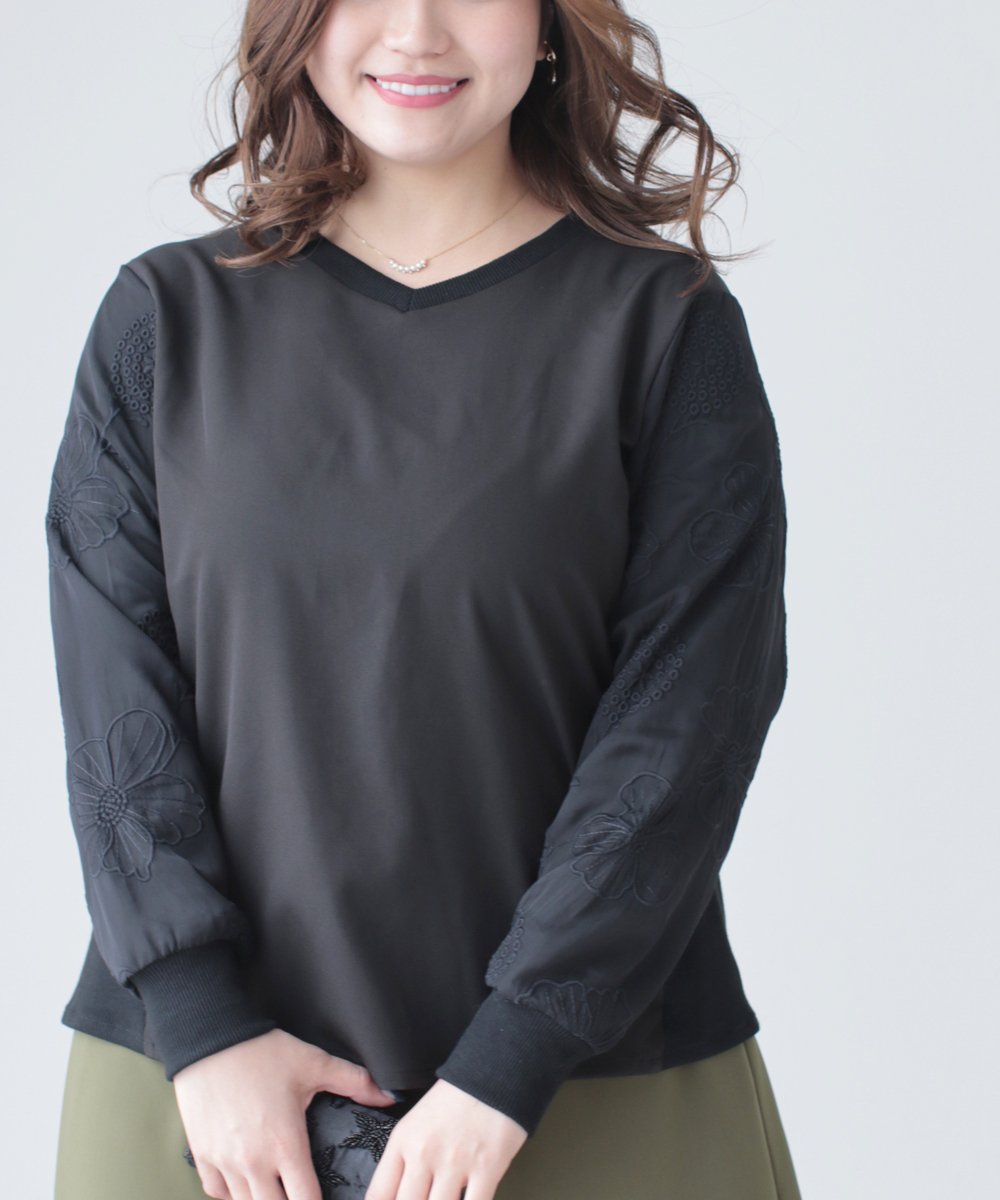 【cy00020-B】【3L~5L対応】「Ms.chubby by CAWAII」腕に咲く満開の花。シアーショルダートップス 3L 4L 5L 大きいサイズ
