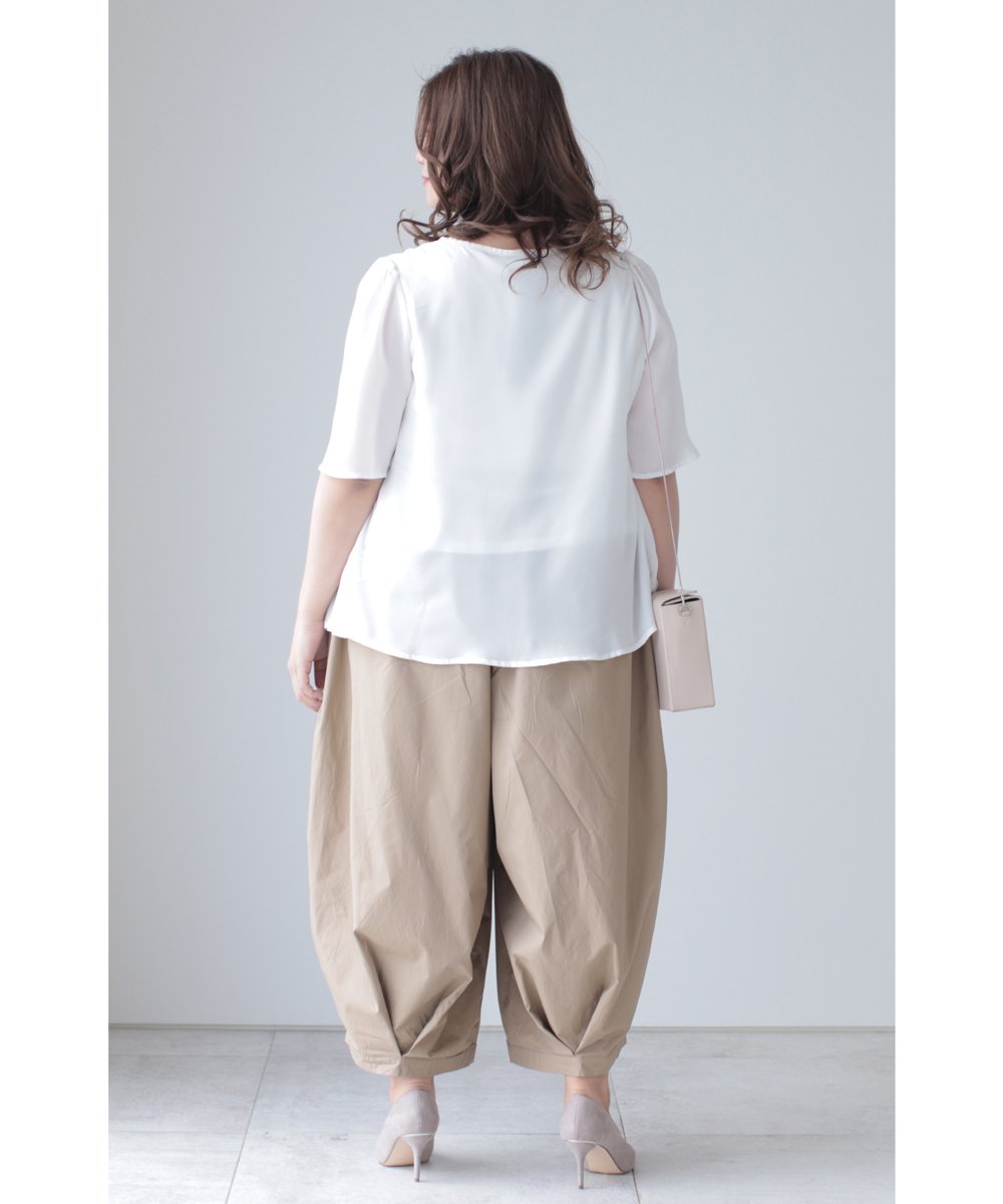 【cy00027-A】【3L~5L対応】「Ms.chubby by CAWAII」ふんわり揺れるサイドプリーツトップスゆったりサイドプリーツホワイトブラック トップスレディース大人エレガント3L 4L 5L 大きいサイズ60代 50代 40代30代