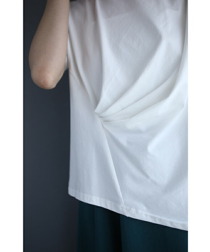 【w53502】流れるドレープタックの斜め裾Tシャツトップス