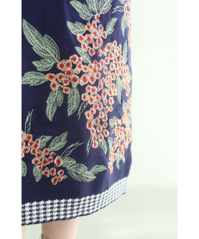 【wc-w53788】(S~L対応)(紺)贅沢に施した花刺繍のニットミディアムワンピース