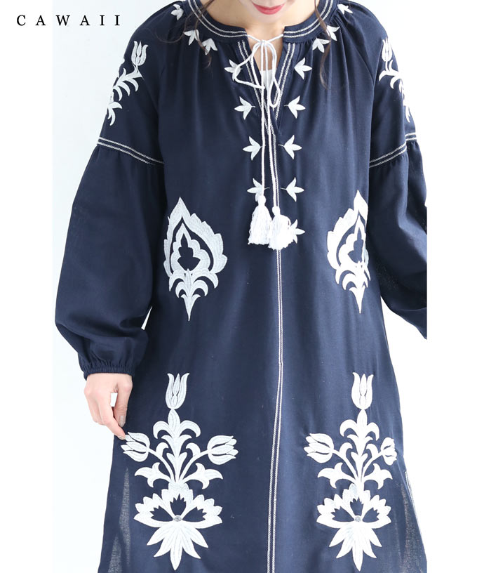 【wc-w54526】(M~2L対応)(リボンベルト付き)(濃紺)フリンジ揺れる華刺繍サイドスリットミディアムワンピース