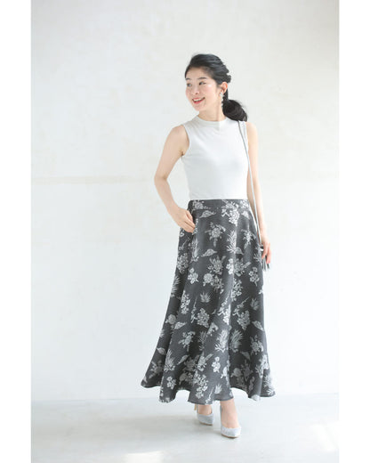 一面に咲き広がる花刺繍ロングスカート　5/24新作