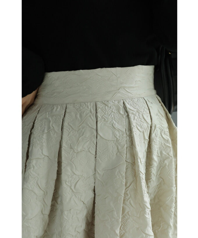 くしゅくしゅ浮き彫り花レリーフのAラインミディアムスカート