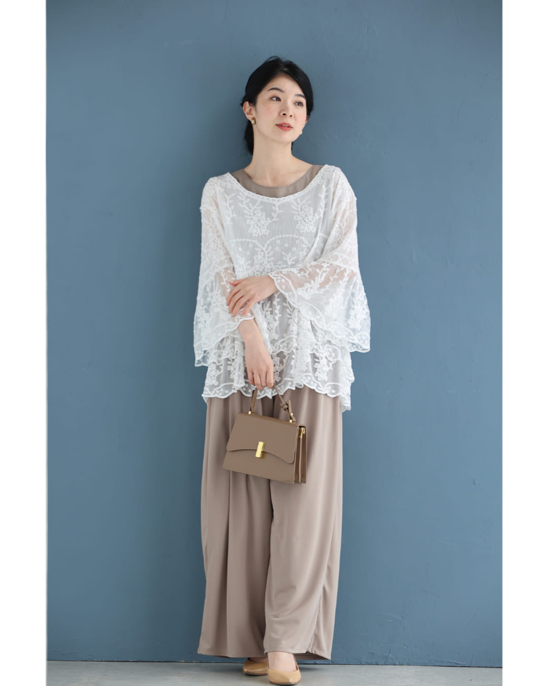 ふんわり柔らかなシアーベールの刺繍ブラウストップス　4/13新作