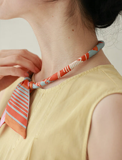 磁石で装着。首元彩るスカーフ調ネックレス　