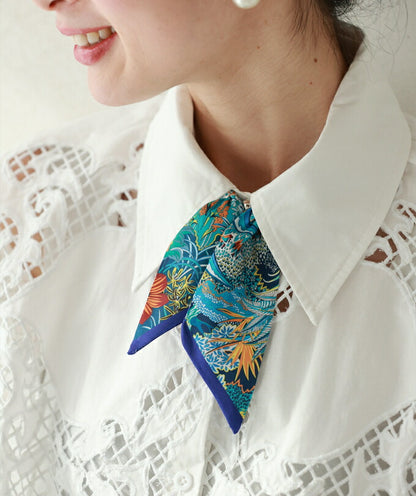 磁石で装着。首元彩るスカーフ調ネックレス　